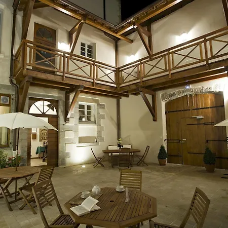 Logis Des Deux Forts מלון