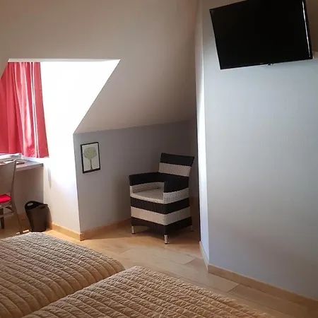Logis Des Deux Forts מלון